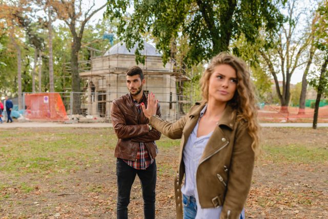 „Nem fájt, amikor leestél az égből?” – A legkínosabb csajozós dumák