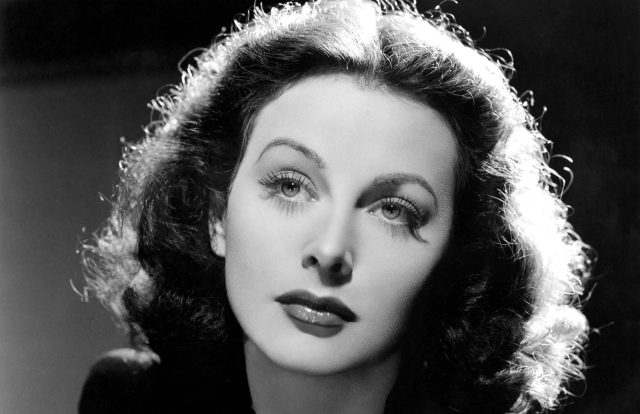 Hedy Lamarr, aki két orgazmus között feltalálta a wifit