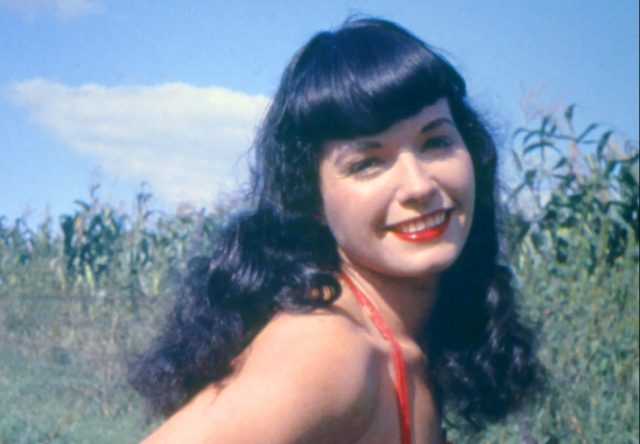 Bettie Page: Miért zárták elmegyógyintézetbe a pin-up legendát?