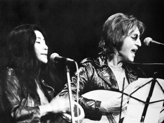 John Lennon abuzív férj volt – aztán jött Yoko…