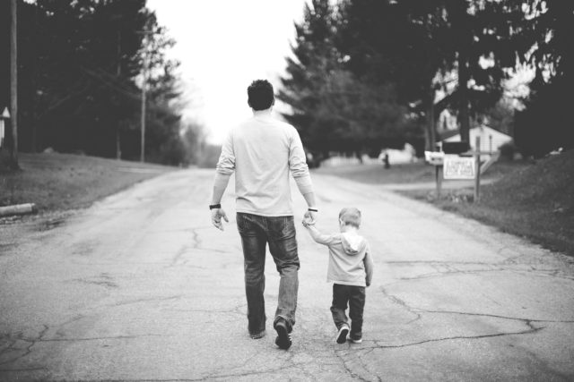 Az egyedülálló apákkal jobban együttérzünk?