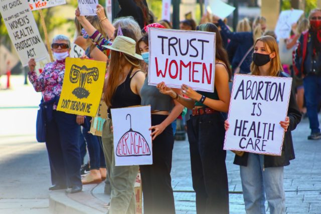 Egy abortusztörvénybe kell belehalnia Andrea Prudente-nek?